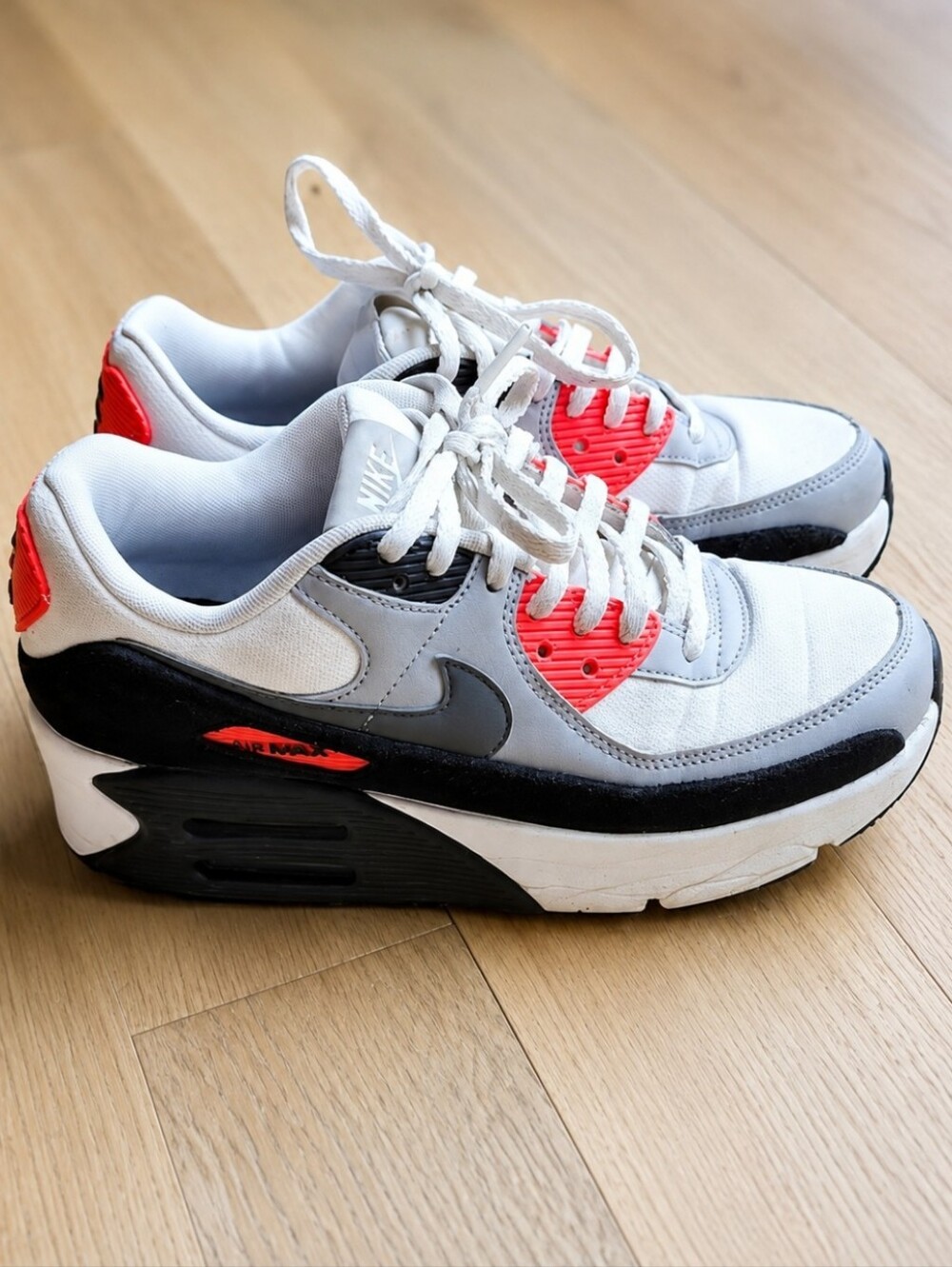 Nike Air Max 90 Infrared Women's Sneakers